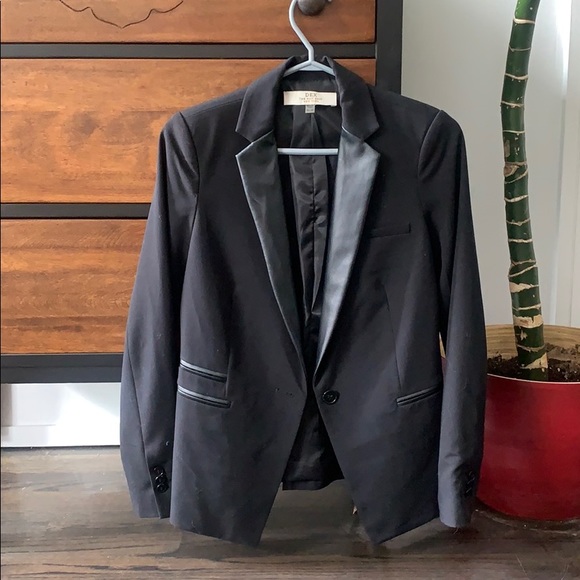 Dex blazer with vegan leather lapels. Never worn. - Picture 2 of 4